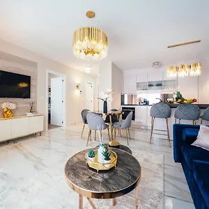 Rixos Private Parking Garage Apartman